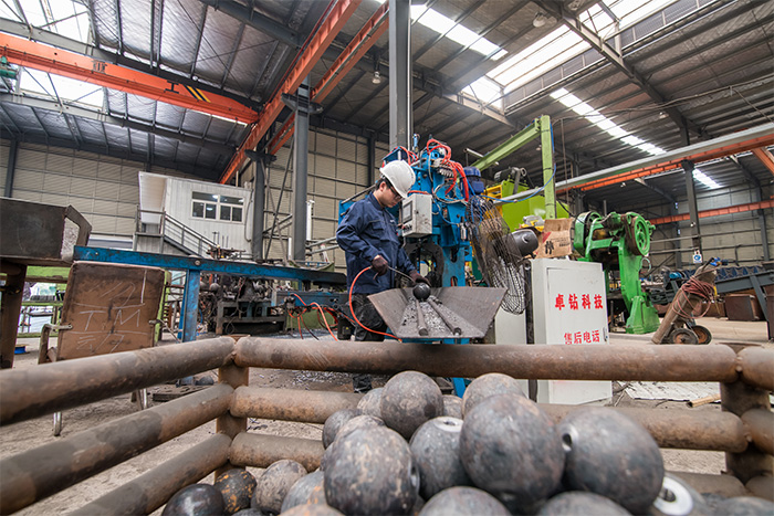 葫芦岛网架配件-螺栓球加工车间